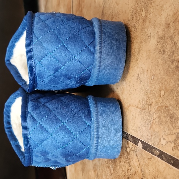 Journee Collection Tazara Women's Quilted Booties - Picture 4 of 7